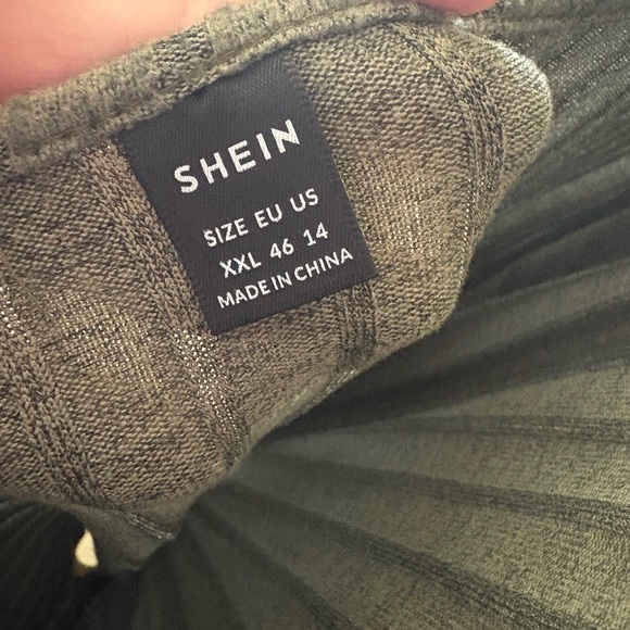 SHEIN maternity dress - Picture 3 of 3